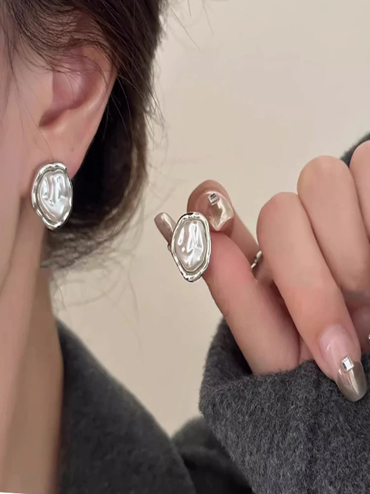 2PC Fashion Metal Irregular Imitation Pearl Stud Earrings Women Elegant Golden Silvery Geometric Personality Earrings Jewelry