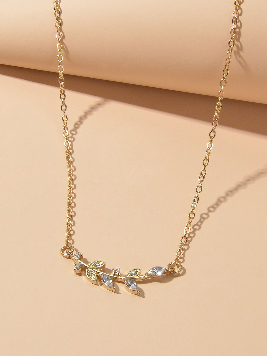 Shining Jewellery Rhinestone Decor Gold Silver Chain Leaf Charm Pendant Necklace