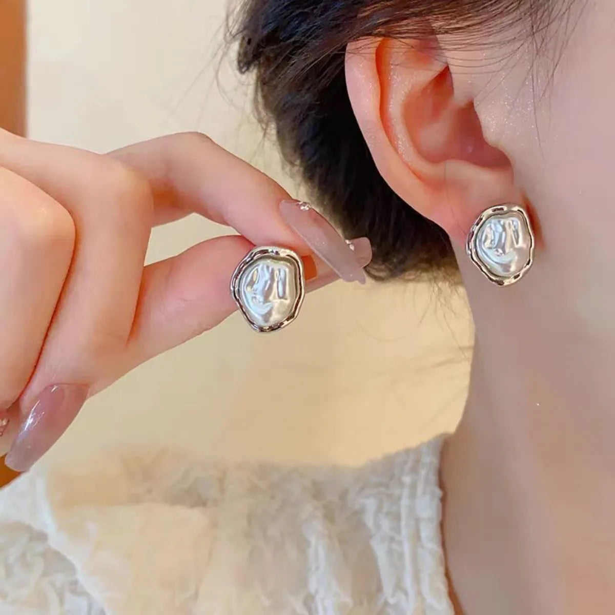 2PC Fashion Metal Irregular Imitation Pearl Stud Earrings Women Elegant Golden Silvery Geometric Personality Earrings Jewelry